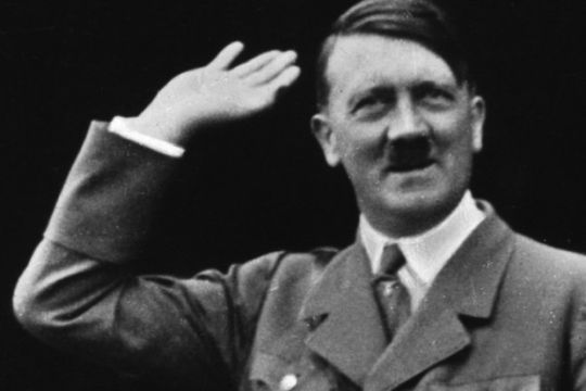 Resultado de imagen para Fotos de Adolf Hitler, quien asume la presidencia, fusionando los cargos de presidente y canciller.
