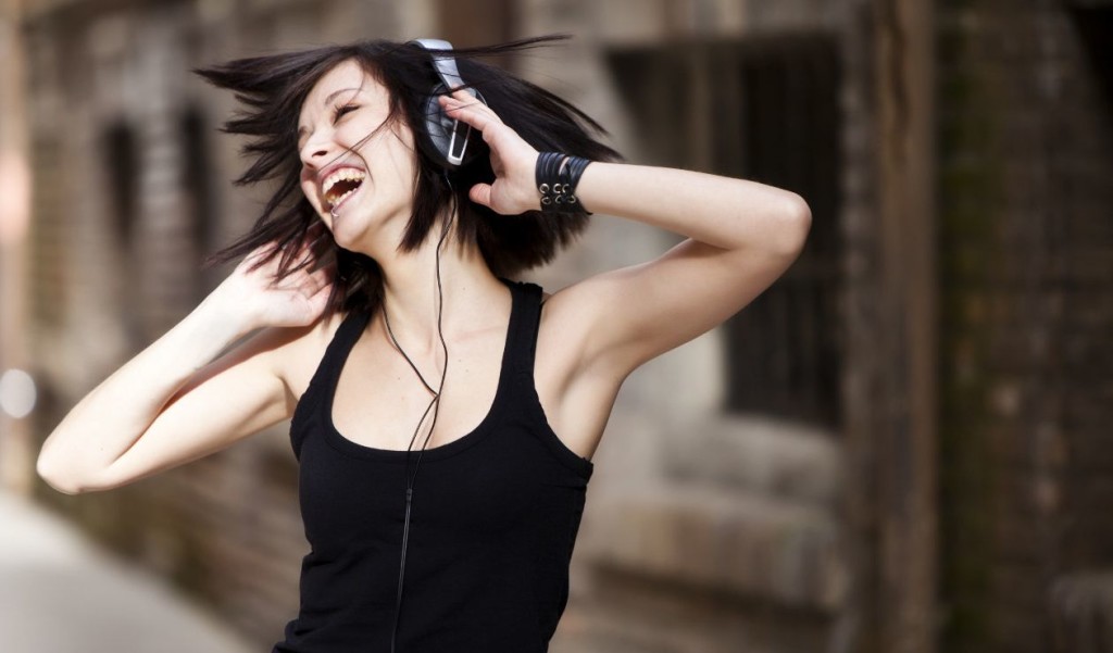 Escuchar rock te ayuda a drenar tus emociones