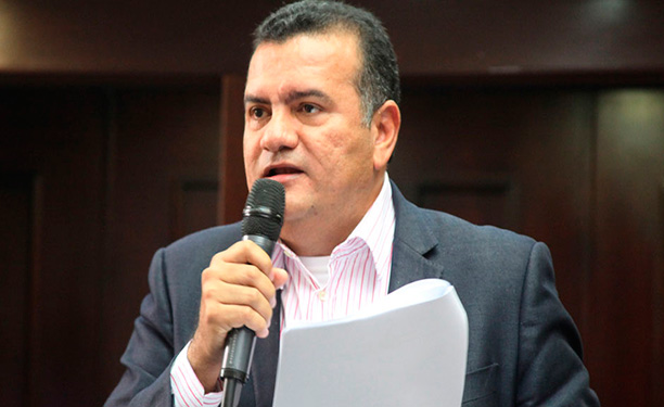 Diputado Julio César Reyes denuncia el colapso de los depósitos sanitarios | Foto: Archivo