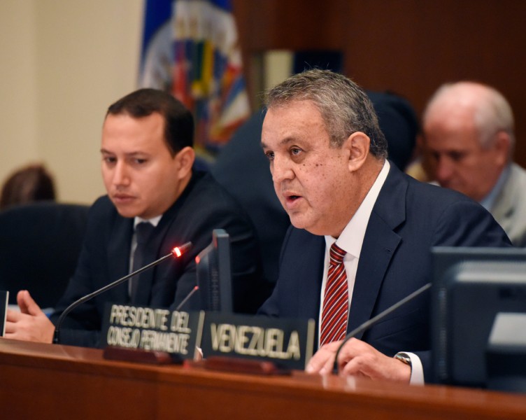 ministro de Petróleo y Minería de Venezuela, Eulogio Del Pino | Foto: noticiaaldia