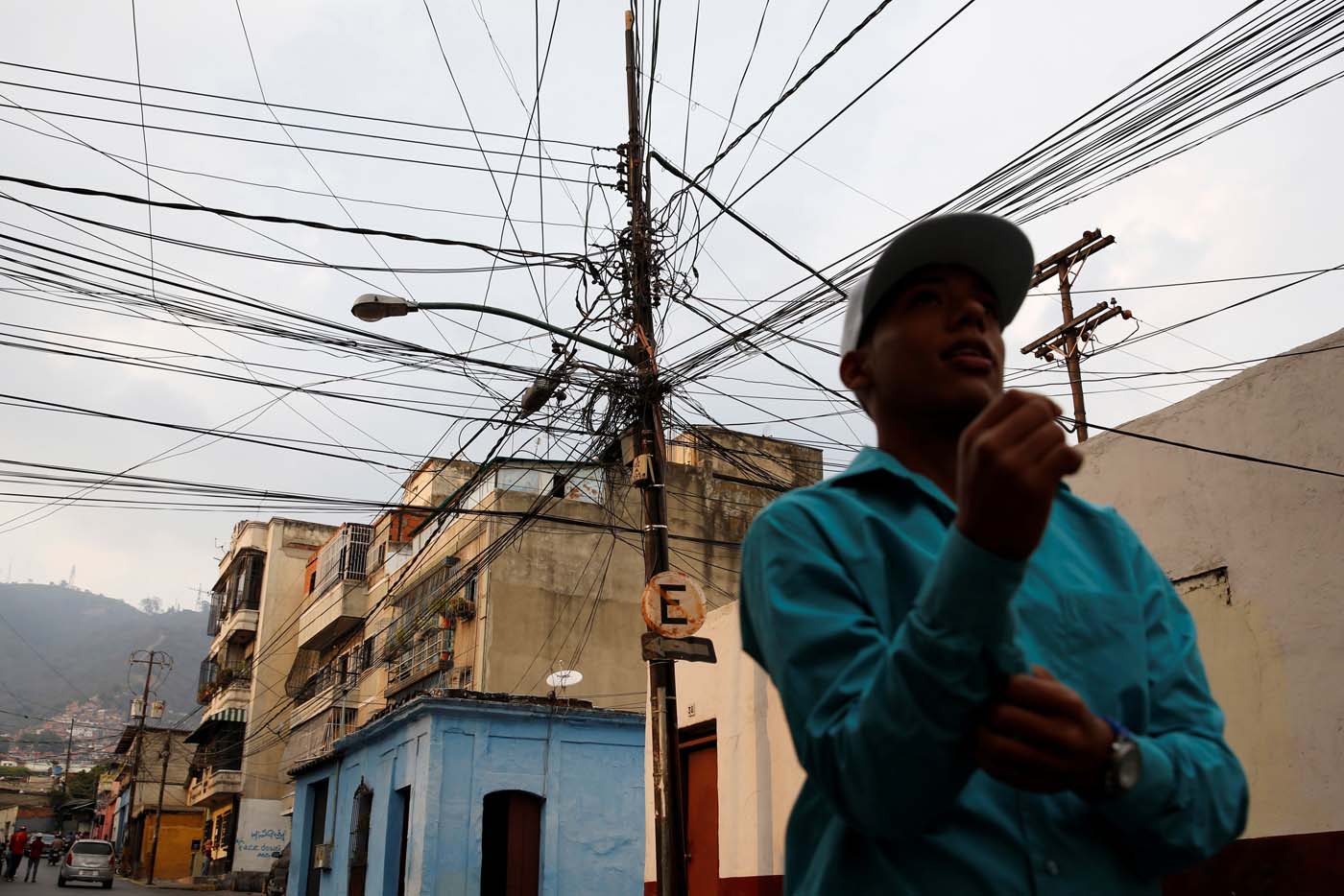 Zulianos “incomunicados” por el hurto de cables | Foto: Reuters