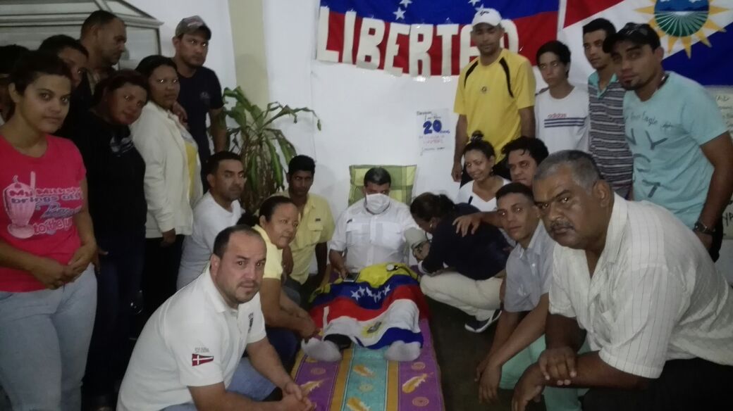 Luis Parra cumple 20 horas de huelga de hambre