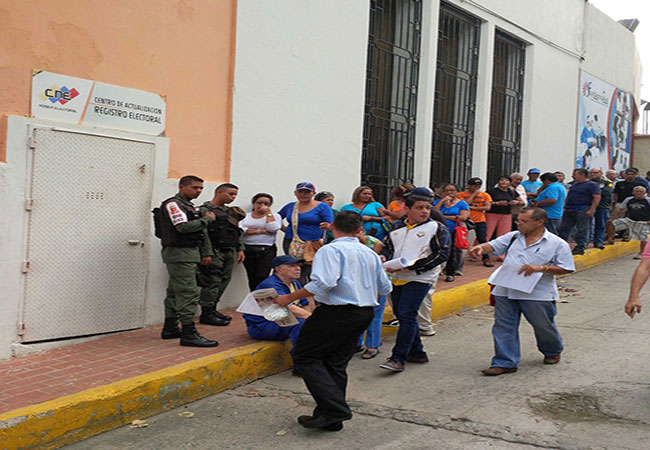 @venezoIanos #YoValido El pueblo de #Vargas, también dijo ¡PRESENTE! para validar firmas..