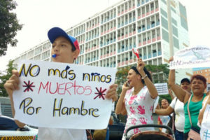 madres-niños-hambre-escasez-protesta-bebes-leche-pañales-crisis-insumos-2