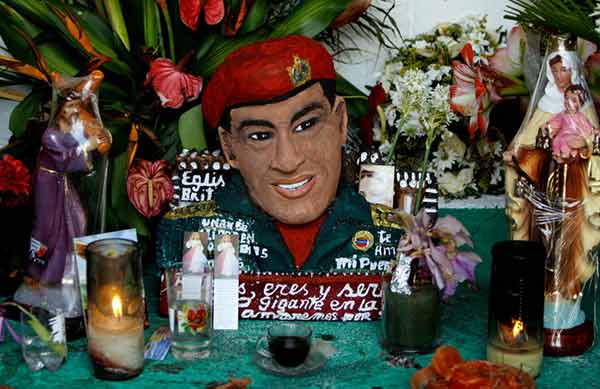 Santo Chávez | Foto: AP