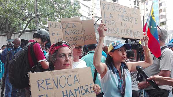 manifestantes en La Florida, Caracas | Foto: @unidadvenezuela