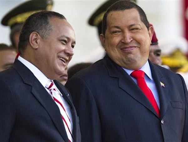 Diosdado Cabello y Hugo Chávez | Foto: Adriana Cubillos/ AP
