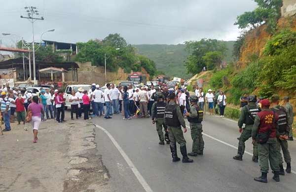 Protesta en Marigüitar | Foto: @jrbermudezofi