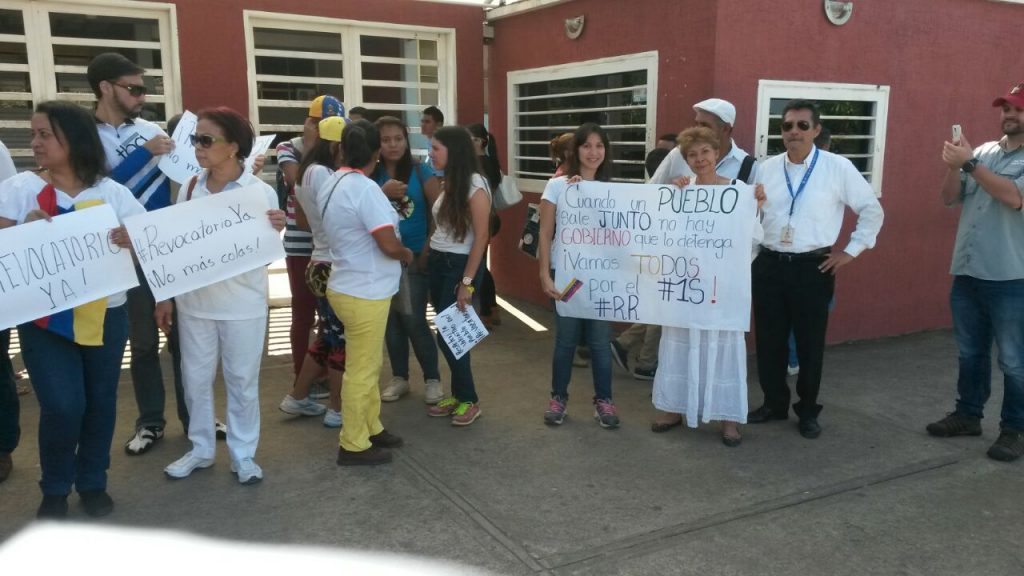 Imagen: concentración de mujeres en Puerto Ordaz