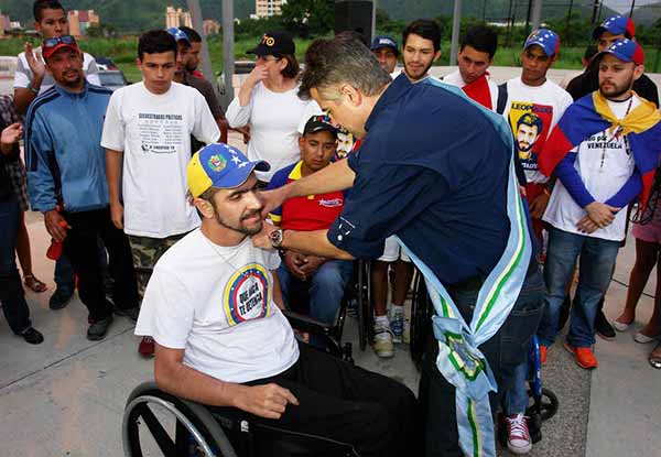 Discapacitados reciben Botón de honor | Foto: @afeolacruz