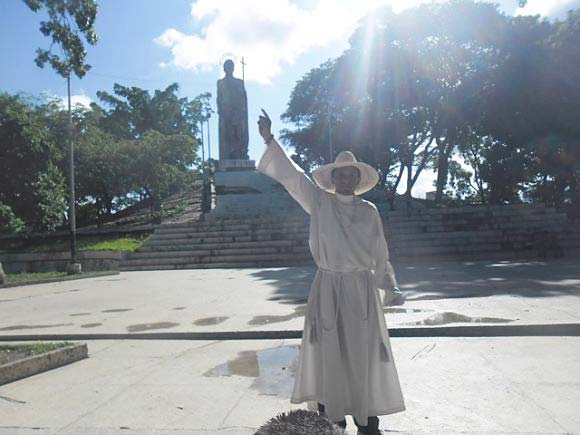 Padre Lenín Bastidas en San Juan de los Morros | Foto: Twitter
