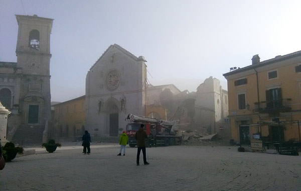 Terremoto en Italia | Foto: @FedeleAmico