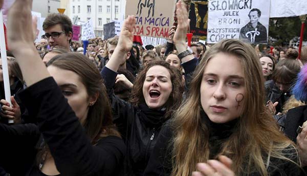 Mujeres protestan en Polonia | Foto: EFE