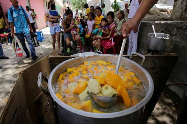 Envagélicos repartieron comida |Foto: Globovisión