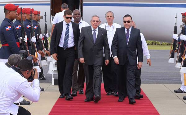 Raúl Castro en su llegada a República Dominicana | @PresidenciaRD