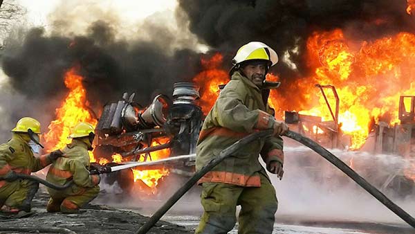 Se incendia gandola de PDVSA al volcarse | Foto: Julio Cordero