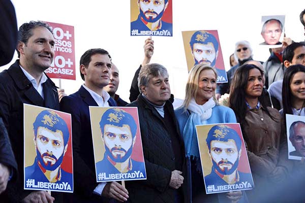 Desde España, Madrid, también se exigió la liberación de Leopoldo López |Foto: Twitter