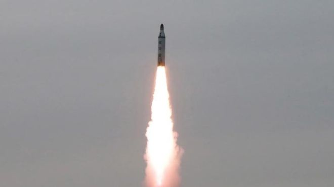 Los misiles y las pruebas nucleares de Corea del Norte continúan alarmando y enojando a la región |REUTERS