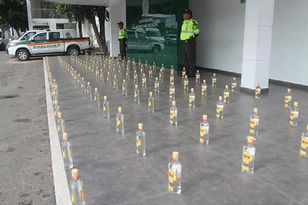 Decomisan 120 botellas de ginebra en la frontera colombo-venezolana | Foto: Policía Metropolitana de Cúcuta