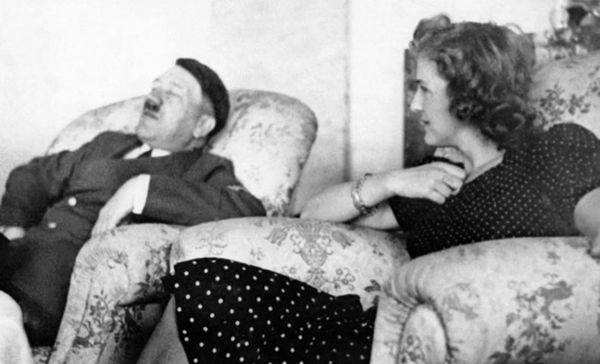 Guardaespaldas nazi reveló cómo encontró los cadáveres de Adolf Hitler y Eva Braun | Foto: Infobae