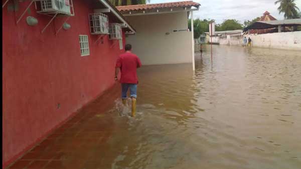 300 familias afectadas por desbordamiento del río Tucaní | Foto: Twitter