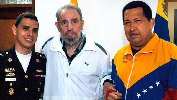 Junto a los fallecidos expresidentes Fidel Castro (Cuba) y Hugo Chávez (Venezuela) | Foto: Instagram