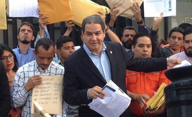Florido consignó documento en la OEA para pedir protección de los activistas de VP | Foto: La Patilla