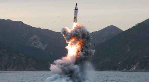 Corea del Norte lanza misiles hacia el mar japonés |Foto referencial, crédito: EPA/KCNA