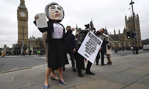 Protesta contra Bretix y Theresa May | Foto: EFE