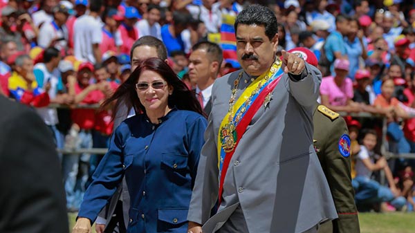 Maduro declaró el Liqui Liqui traje nacional el pasado 01 de febrero | Foto: @PresidencialVen