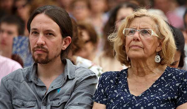 Pablo Iglesias junto a Manuela Carmena | Foto: Getty Images