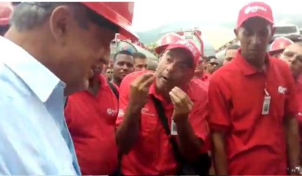 Trabajador petrolera le reclama a Eulogio Del Pino | Foto: captura de video