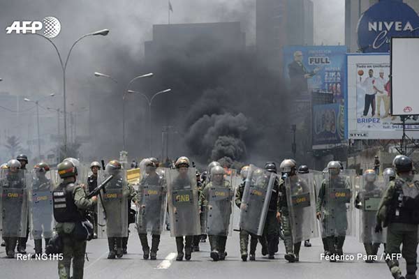 Efectivos de la GNB reprimen a manifestantes, #10Abril |Foto: AFP