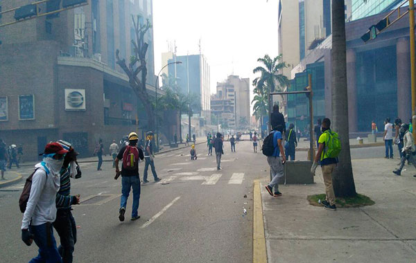 Arrecia la represión de los cuerpos de seguridad en la Francisco Fajardo | Foto: Efecto Cocuyo