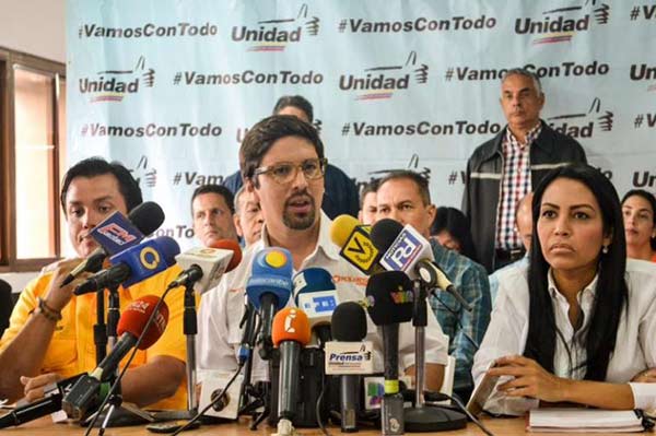 Freddy Guevara, Vicepresidente de la AN, junto a diputados Carlos Paparoni y Delsa Solórzano |Foto: Nota de prensa