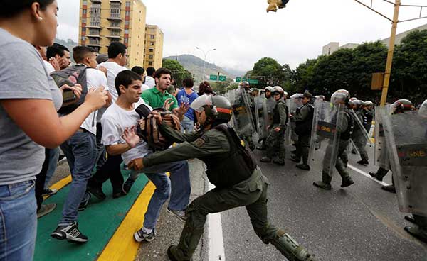 Detenciones durante protestas en Venezuela | Foto: EFE