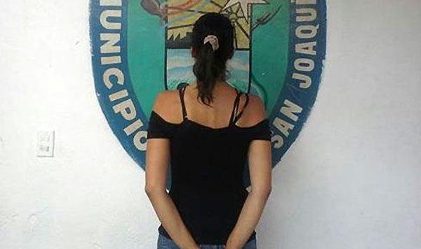 Madre detenida | Foto: Policía