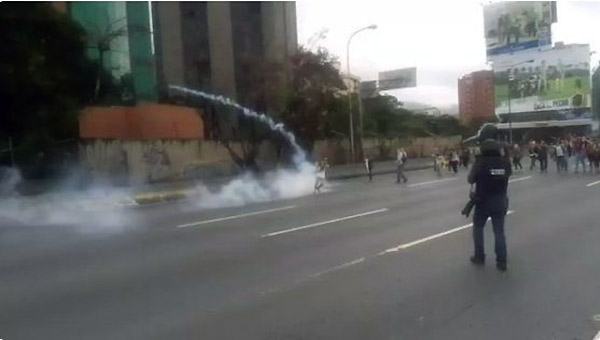 Reprimen protesta en la Francisco Fajardo | Foto: Captura de video