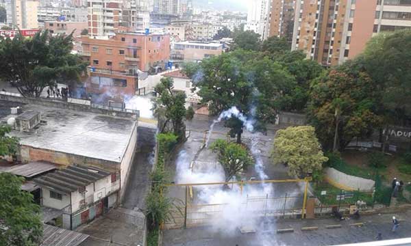 GNB reprime a manifestantes en El Paraíso #15May | Foto: Twitter