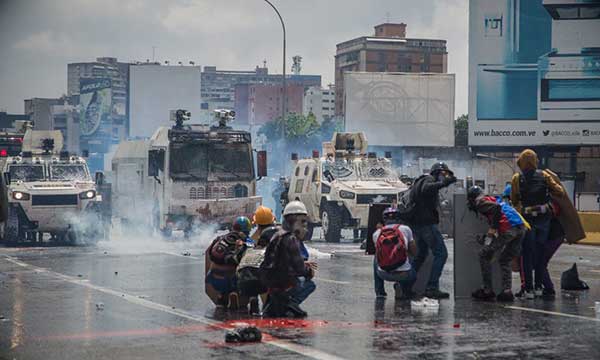 Alertan que Venezuela desciende cada día “un escalón más hacia el infierno” | Foto: @contrapuntovzla