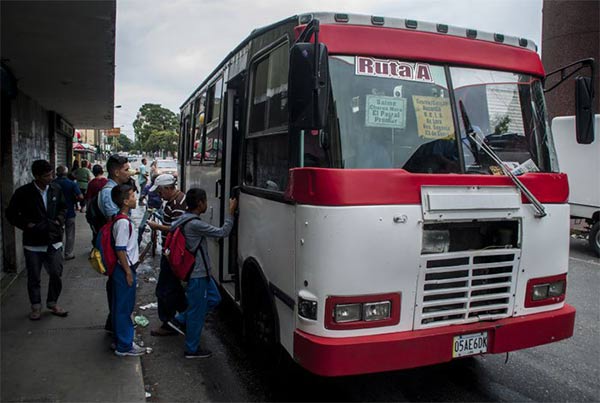 Anuncian aumento del pasaje mínimo en Caracas |Foto: El Impulso