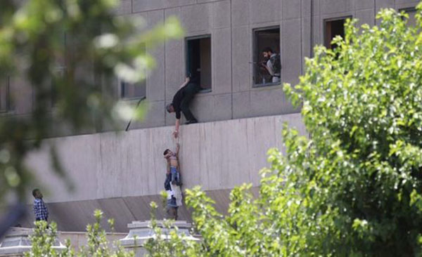 Doce víctimas mortales deja doble atentado en Teherán | Foto: AFP