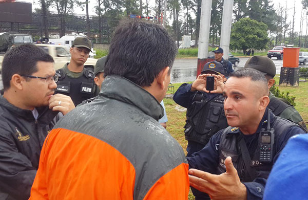 GNB impidió plantón en Barinas por “órdenes superiores” | Foto: @freddysuperlano 