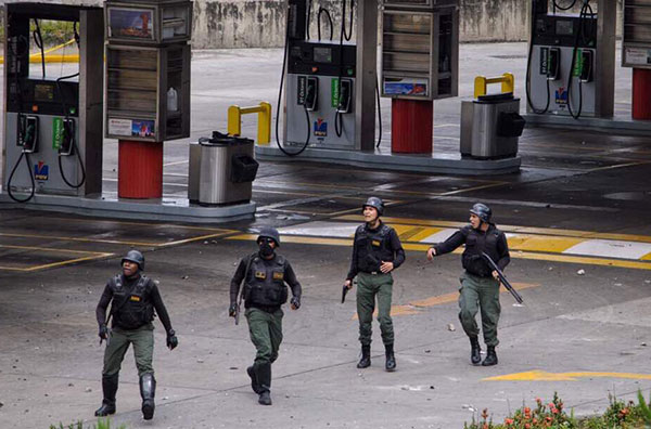 Denuncian que GNB usó de armas de fuego contra manifestantes en el CCCT | Foto: @hcapriles