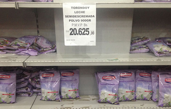 Nuevo "precio susto” de la leche en polvo, marca Torondoy | Foto: Agustín Andrade / El Estímulo