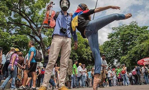 Estudiantes universitarios realizarán protesta artística por situación del país | Foto: Talento U / Referencial