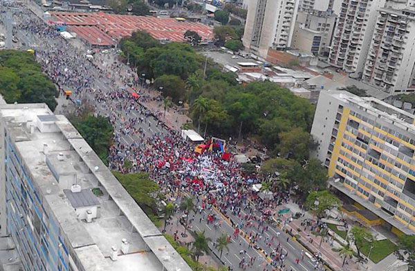 Av. Bolívar de Caracas en el "multitudinario" cierre de campaña de la ANC | Foto: Twitter