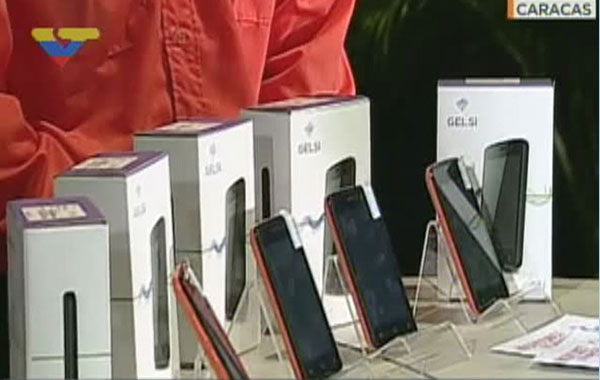 Los teléfonos que entregó el gobierno a los Clap para difundir mensajes a favor de la ANC | Foto: @VTVCanal8