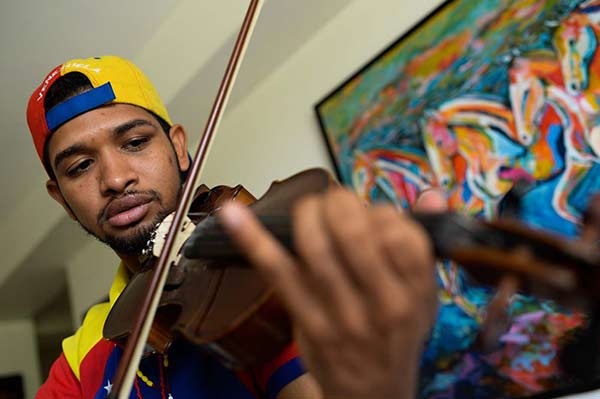 Wuilly Arteaga, el violinista de las protestas |Foto: AFP