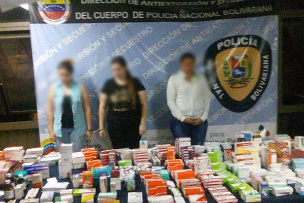 Detenidas tres “bachaqueras” de medicinas en Caracas | Foto: @NestorReverol